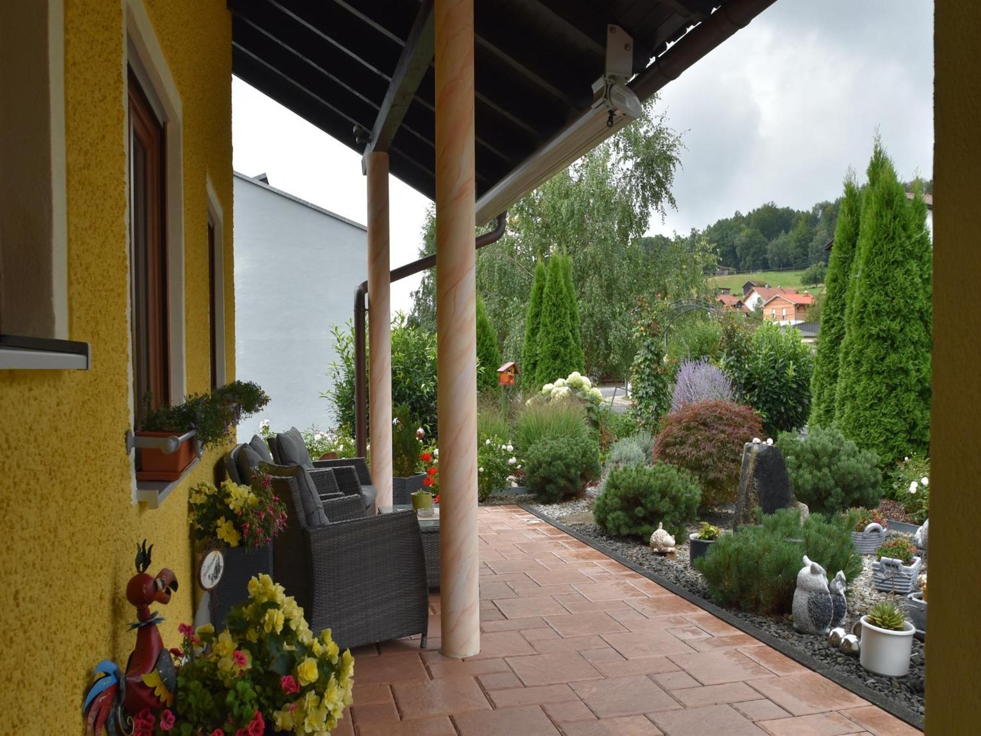 Scenic Apartment With Balcony Garden Deckchairs Barbecue Gleißenberg Екстериор снимка