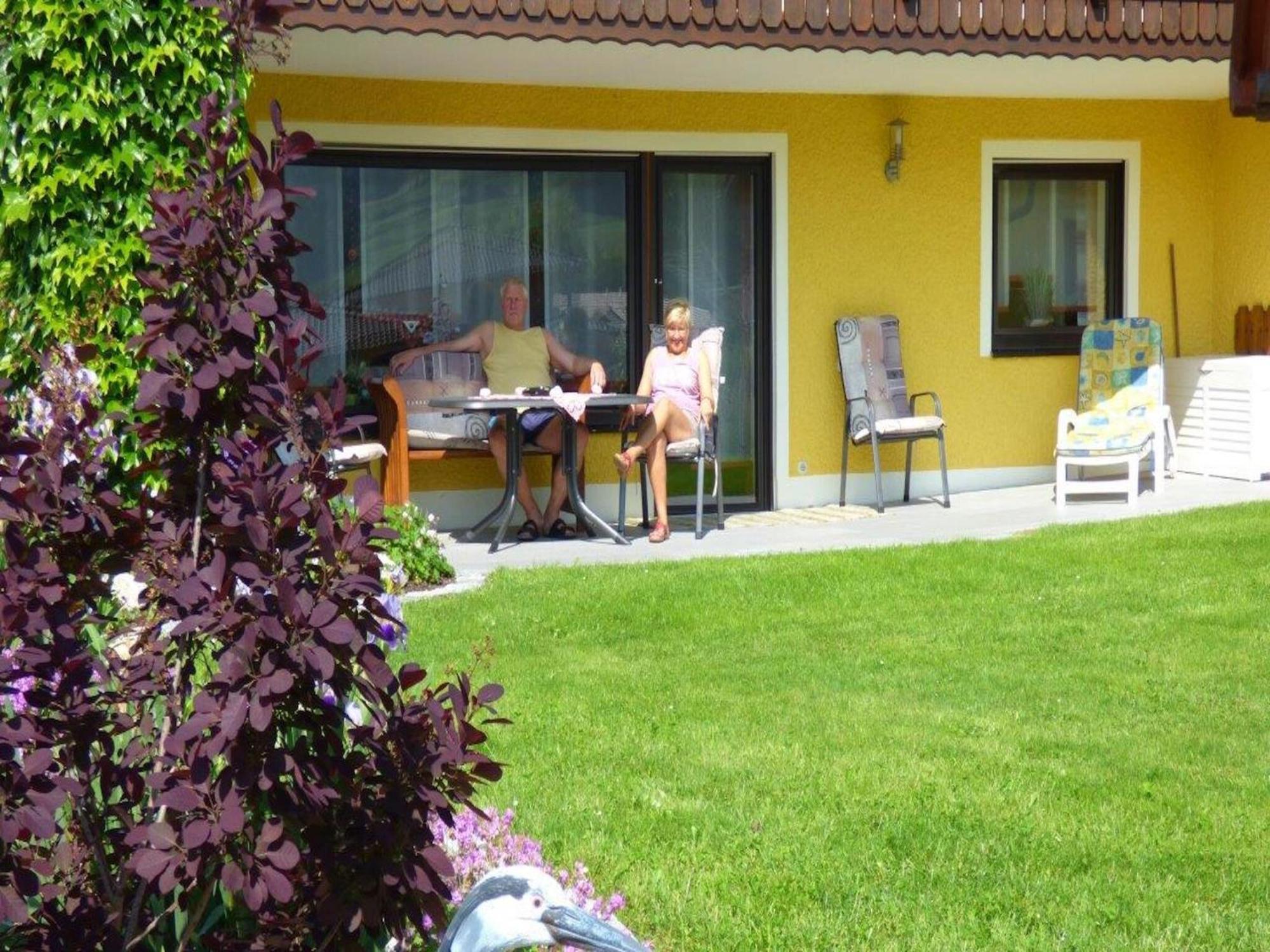 Scenic Apartment With Balcony Garden Deckchairs Barbecue Gleißenberg Екстериор снимка